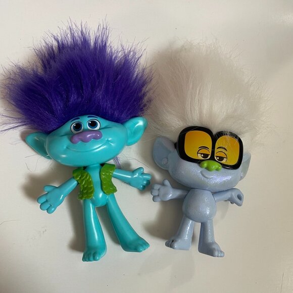 2 DreamWorks Trolls Dolls - Picture 1 of 9